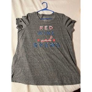Torrid shirt tee size 1 red, wine and brews